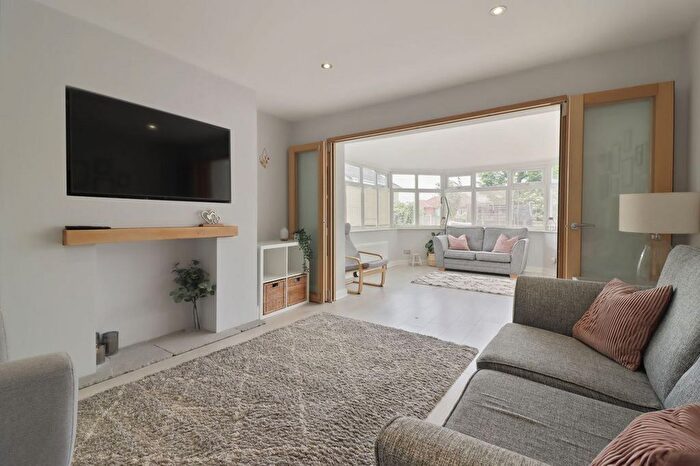 4 Bedroom Detached House For Sale In Stoneleigh Close, Dinnington, Sheffield, S25