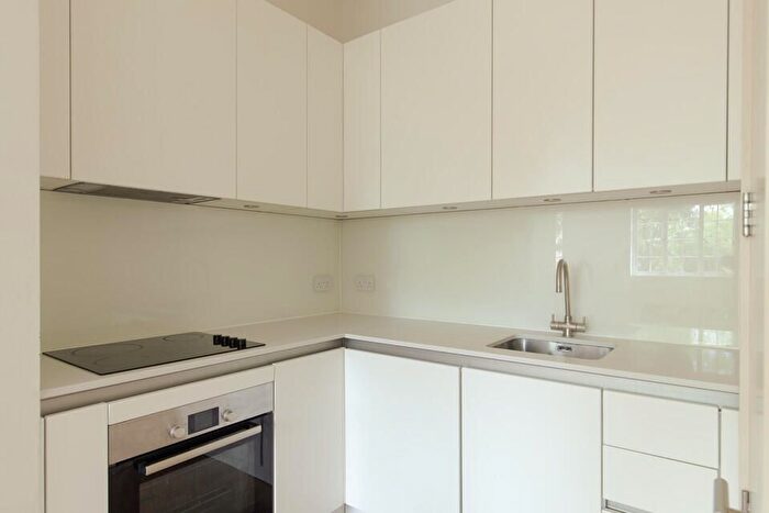 1 Bedroom Flat To Rent In Kerfield Crescent, London, SE5