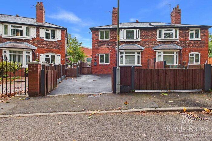 3 Bedroom Semi-Detached House For Sale In Green End Road, Manchester, Greater Manchester, M19