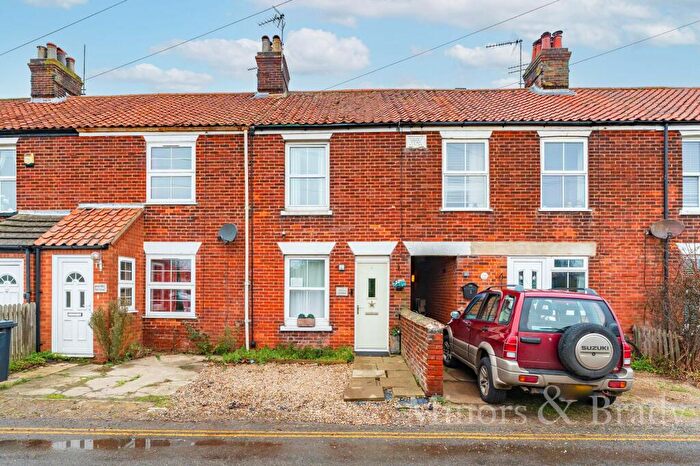 2 Bedroom Terraced House For Sale In Beach Road, Sea Palling, NR12