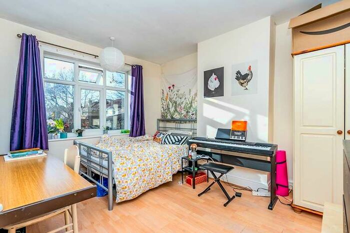 6 Bedroom Semi-Detached House To Rent In Ripstone Gardens, Southampton, SO17