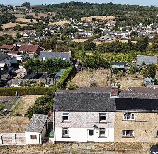 3 Bedroom Semi-Detached House For Sale In Larksfield Road, Harrow Hill, GL17