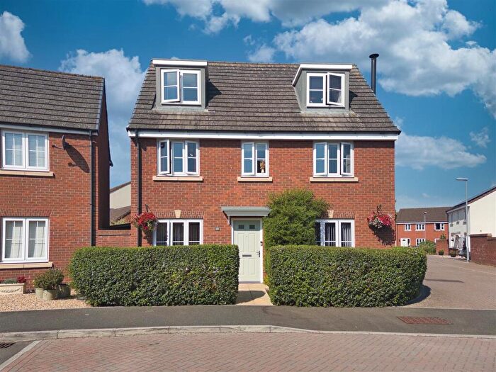 5 Bedroom Detached House For Sale In Skylark Road, Melksham, SN12