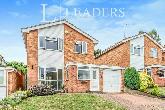 3 Bedroom Detached House To Rent In Reynolds Close, Bedford, MK41