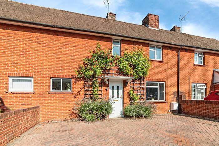3 Bedroom Terraced House For Sale In Pemerton Road, Basingstoke, RG21