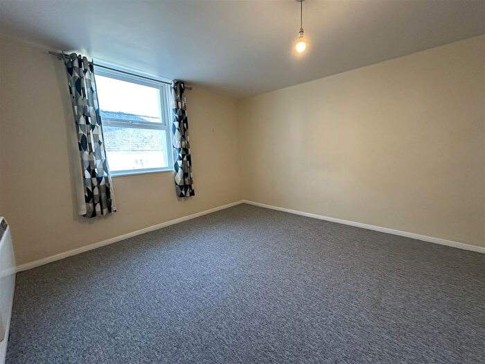 2 Bedroom Flat To Rent In Fore Street, Brixham, TQ5