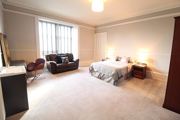 4 Bedroom Flat To Rent In Union Street, Aberdeen, Flat, AB10