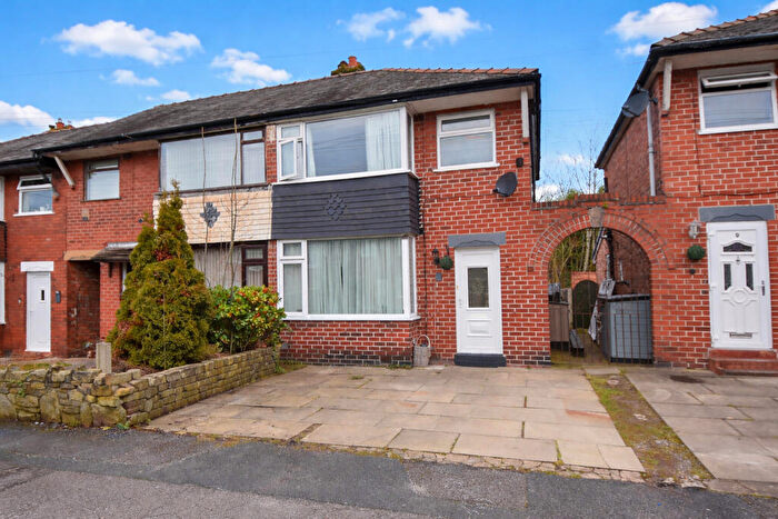 3 Bedroom End Of Terrace House For Sale In Welwyn Close, Davyhulme, M41