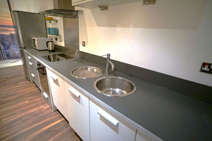 1 Bedroom Flat For Sale In Dearmans Place, Manchester, M3