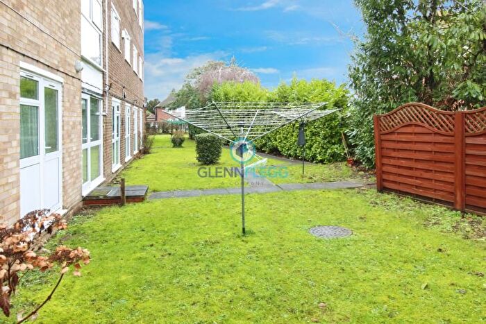 2 Bedroom Flat To Rent In Arundel Court, Langley, SL3