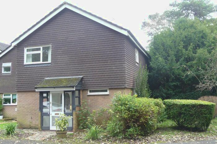 3 Bedroom Property To Rent In Ashbourne Close, Coulsdon, CR5