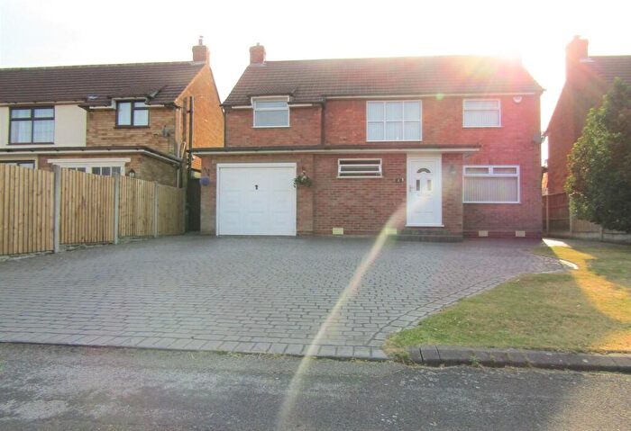 3 Bedroom Detached House To Rent In Hawthorn Road, Streetly, B74