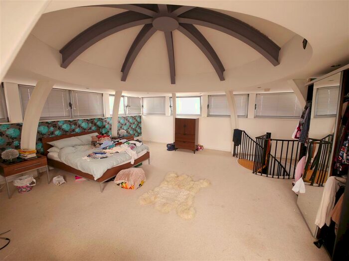 2 Bedroom Flat To Rent In Apartment Faroe BuildingCity IslandGotts RoadLeeds, LS12