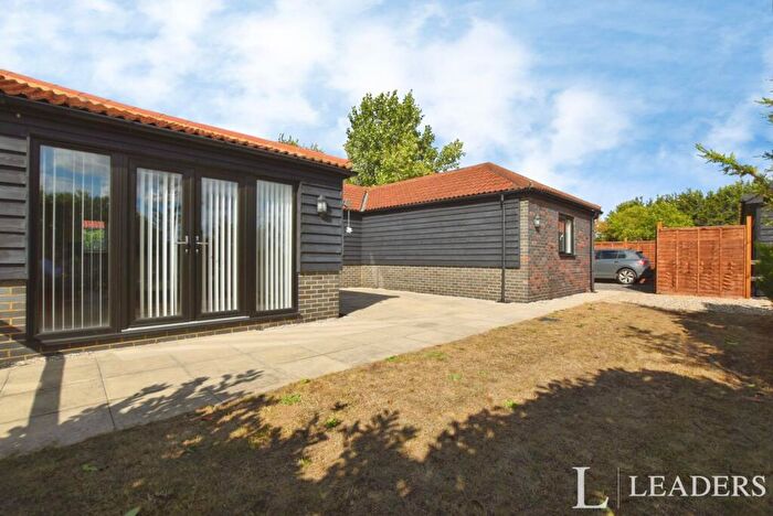 3 Bedroom Bungalow To Rent In Eastfield Stables, May Walk, Elsenham Road, CM24