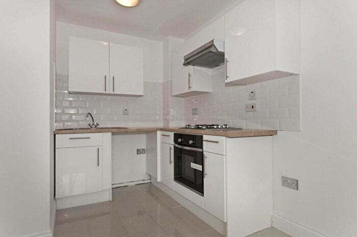 1 Bedroom Flat To Rent In Verney Road, South Bermondsey, London, SE16