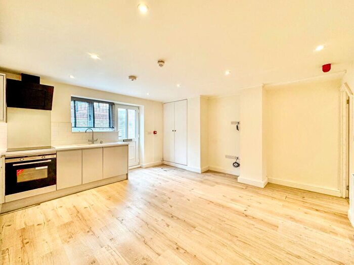 1 Bedroom Flat To Rent In The Basement Holyhead Road, Telford, TF1
