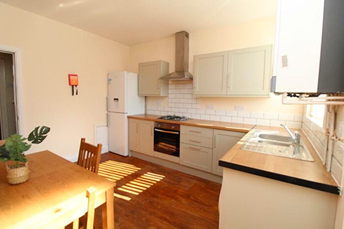 3 Bedroom Detached House To Rent In Beeston Road, Dunkirk, Nottingham, NG7