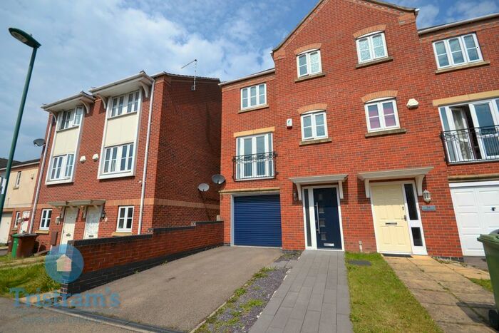 2 Bedroom Town House To Rent In Kelham Drive, Sherwood, Nottingham, NG5
