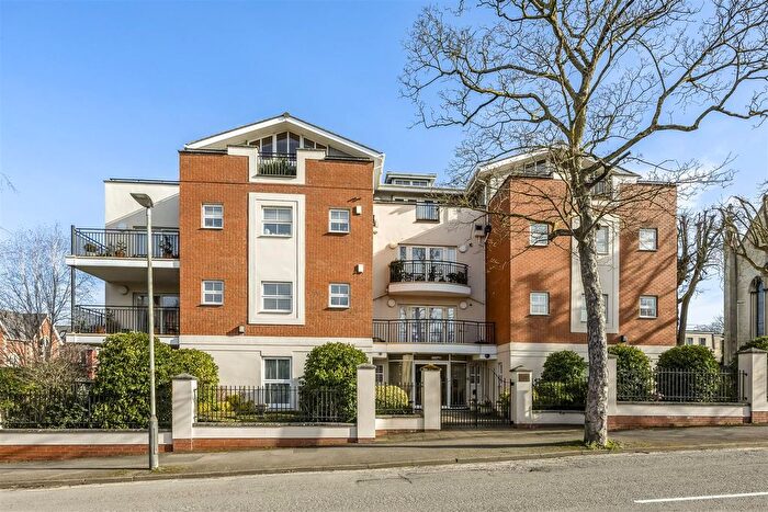 2 Bedroom Flat For Sale In Malvern Road, Cheltenham, GL50