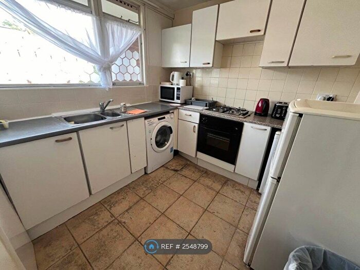 3 Bedroom Flat To Rent In Darlan Road, London Uk, SW6