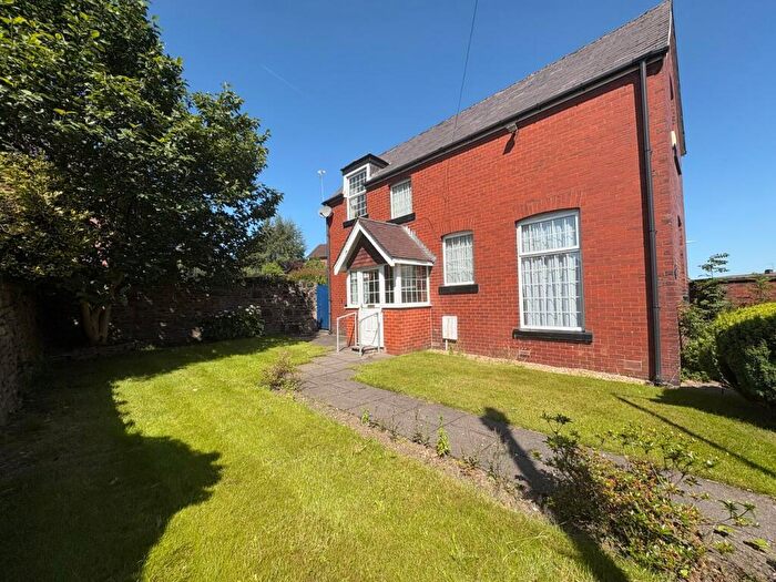 3 Bedroom Cottage For Sale In Whitehill Lane, Bolton, BL1