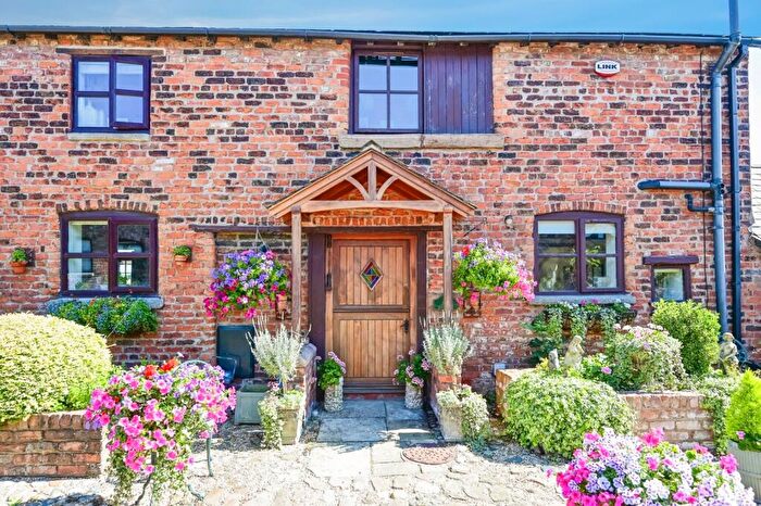 3 Bedroom Semi-Detached House For Sale In Greensbridge Lane, Tarbock Green, Prescot, Merseyside, L35