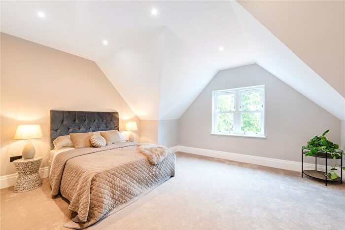 5 Bedroom Semi-Detached House For Sale In Udney Park Road, Teddington, TW11