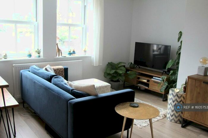 1 Bedroom Flat To Rent In Lower Manor Road, Godalming, GU7