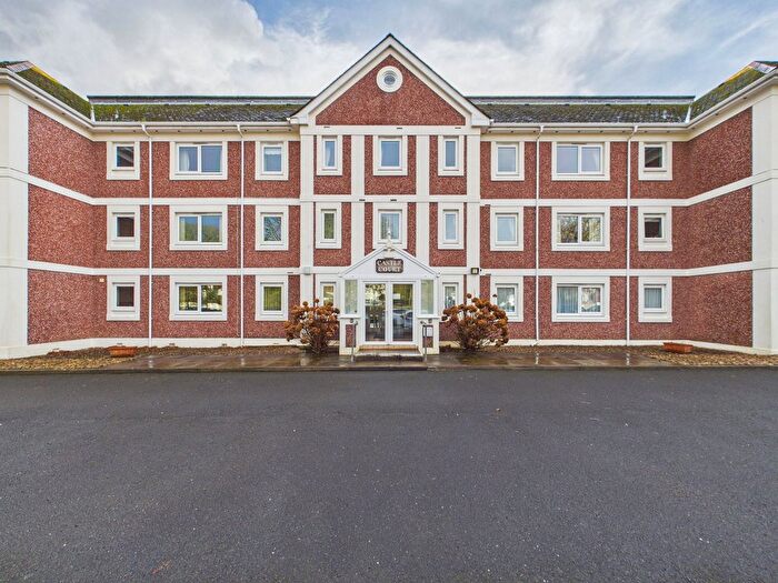1 Bedroom Flat For Sale In Castle Court, Cary Park, St. Marychurch, Torquay, TQ1