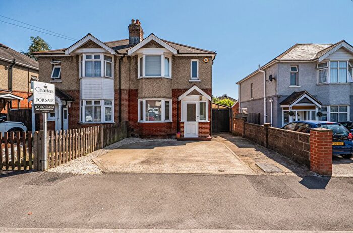 3 Bedroom Semi-Detached House For Sale In Stanton Road, Regents Park, Southampton, Hampshire, SO15
