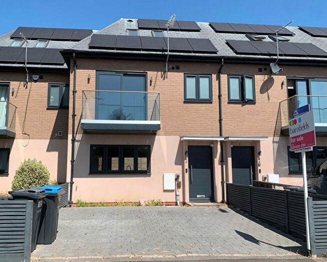 4 Bedroom Terraced House For Sale In Lincoln Road, Enfield, EN1