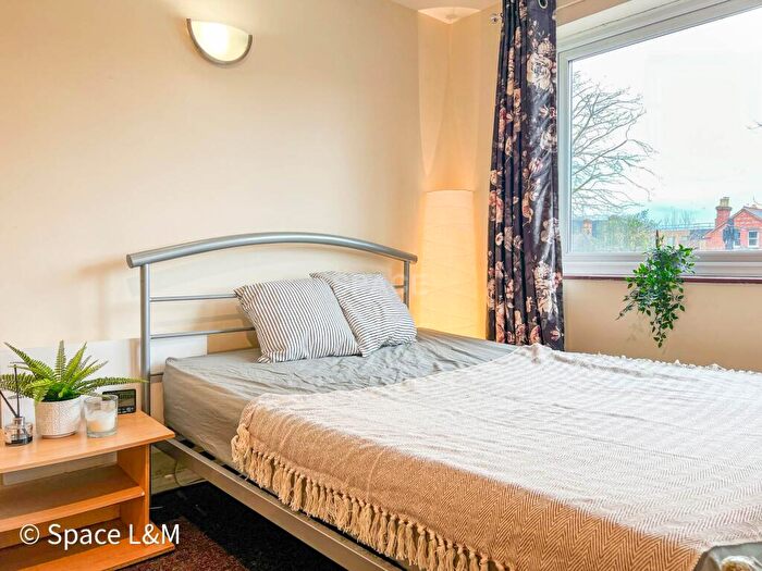 Studio To Rent In Alpha House Flats, Kendrick Road, Reading, Berkshire, RG1