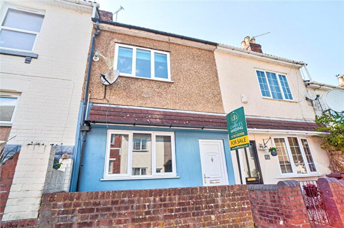 3 Bedroom Terraced House For Sale In Morse Street, Swindon, Wiltshire, SN1