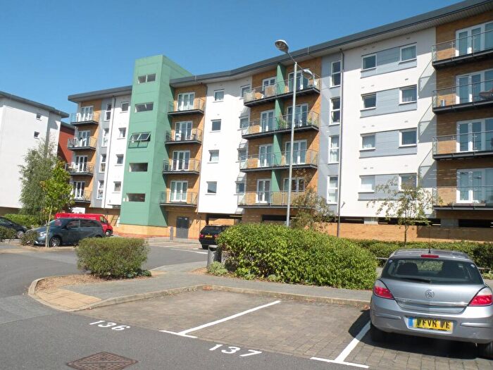 2 Bedroom Flat To Rent In Parkhouse Court, Hatfield, AL10