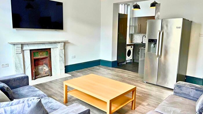 5 Bedroom Flat To Rent In Osborne Road, Jesmond, Newcastle Upon Tyne, NE2