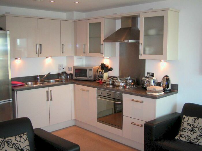 2 Bedroom Apartment To Rent In Th Floor Masshouse Double Bedrooms With Balcony & Parking, B5
