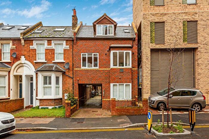 1 Bedroom Flat To Rent In Graham Road, London, SW19