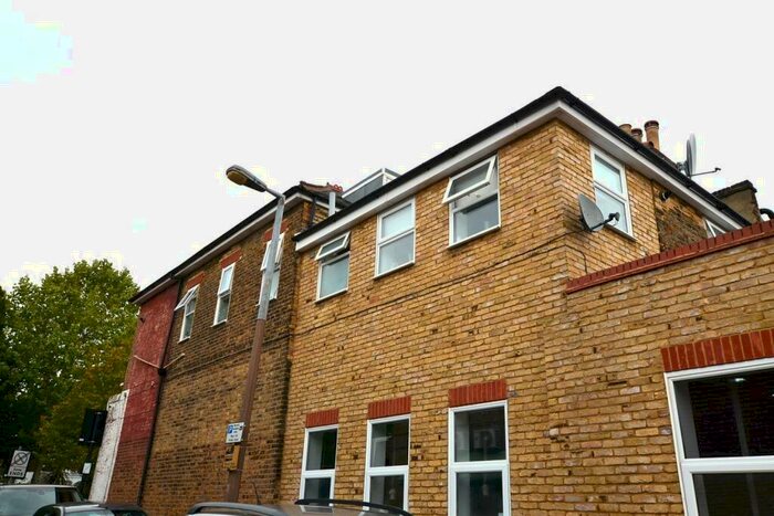 1 Bedroom Apartment To Rent In Station Road, North Chingford, E4