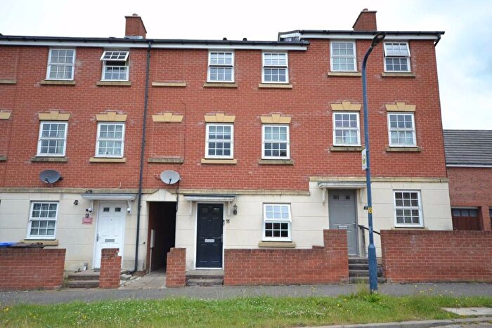4 Bedroom Town House To Rent In Ickworth Close, Daventry, Northamptonshire, NN11