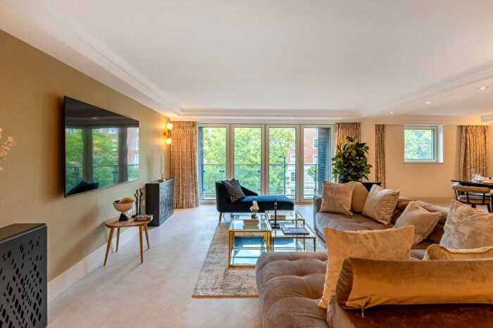 5 Bedroom Flat For Sale In Park Road, London, NW8