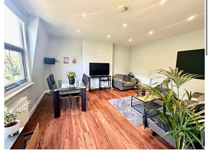 2 Bedroom Flat To Rent In Ulysses Road, London, NW6