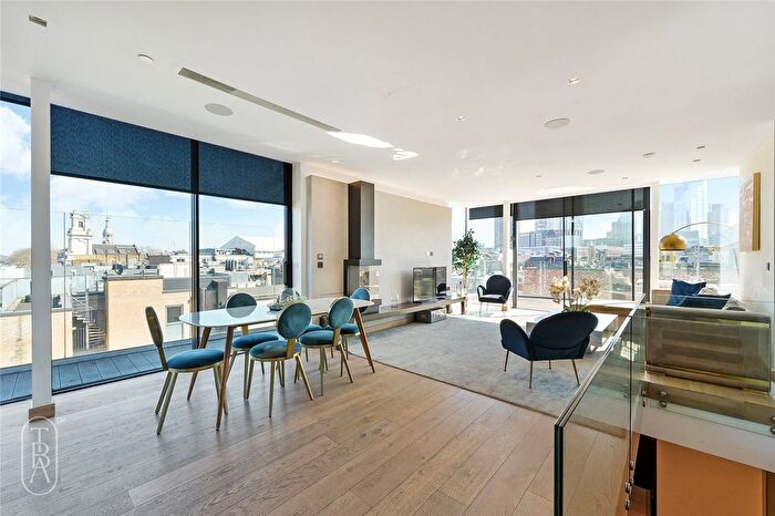 3 Bedroom Flat To Rent In Hoxton Square, London, N1