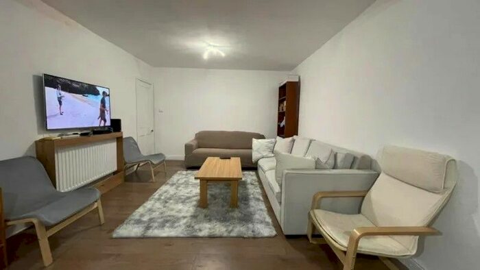 4 Bedroom Terraced House To Rent In Central Road, Morden, Surrey, SM4