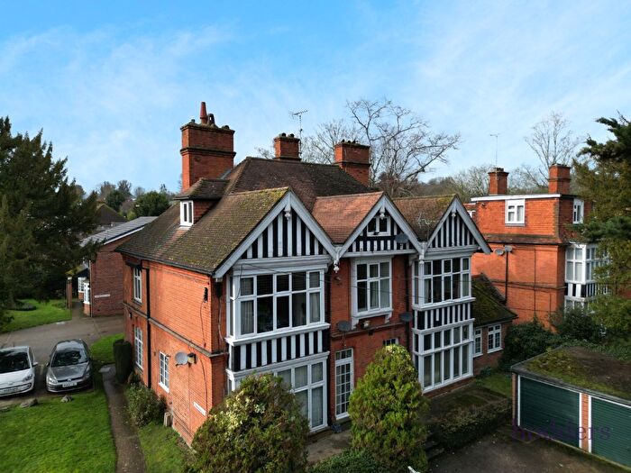 2 Bedroom Flat To Rent In Chilbolton, Middle Hill, Egham, Surrey, TW20