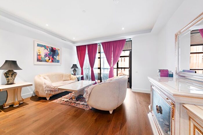 3 Bedroom Flat To Rent In Artillery Row, Westminster, SW1P