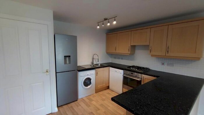 4 Bedroom Terraced House To Rent In Fallows Road, Reading, RG7