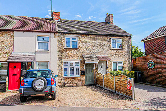 2 Bedroom Terraced House To Rent In College Street, Irthlingborough, NN9