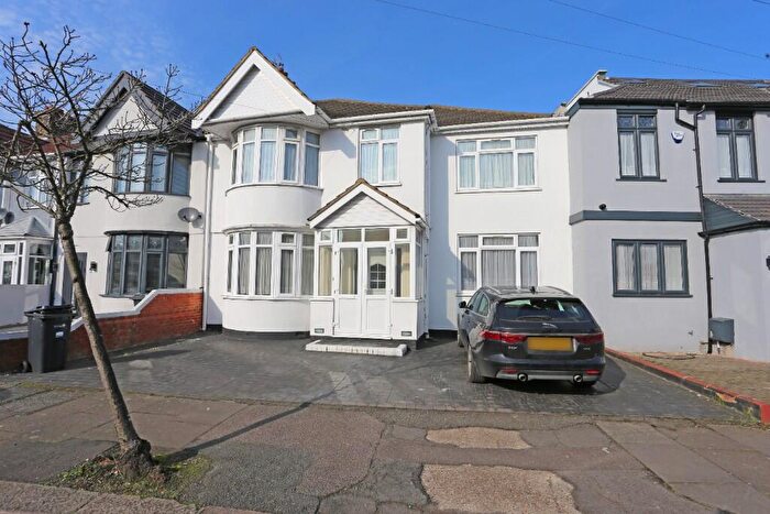 7 Bedroom Terraced House To Rent In Ashburton Avenue, Ilford, London, IG3