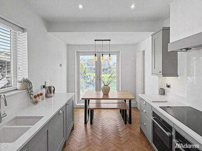 2 Bedroom Detached Bungalow For Sale In The Avenue, Halewood, L24