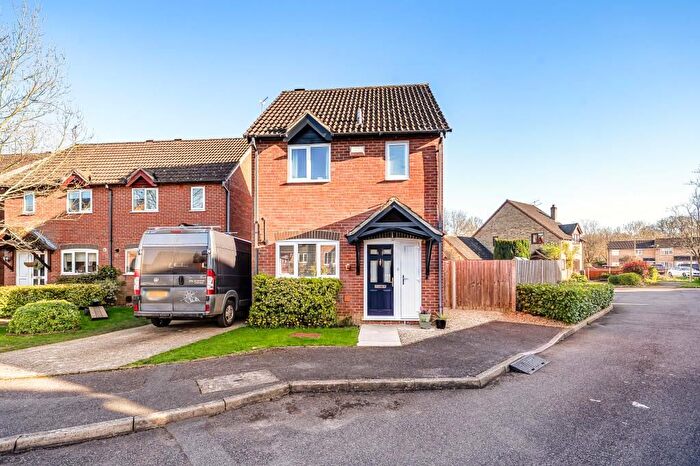 2 Bedroom Detached House For Sale In Chineham, Basingstoke, RG24